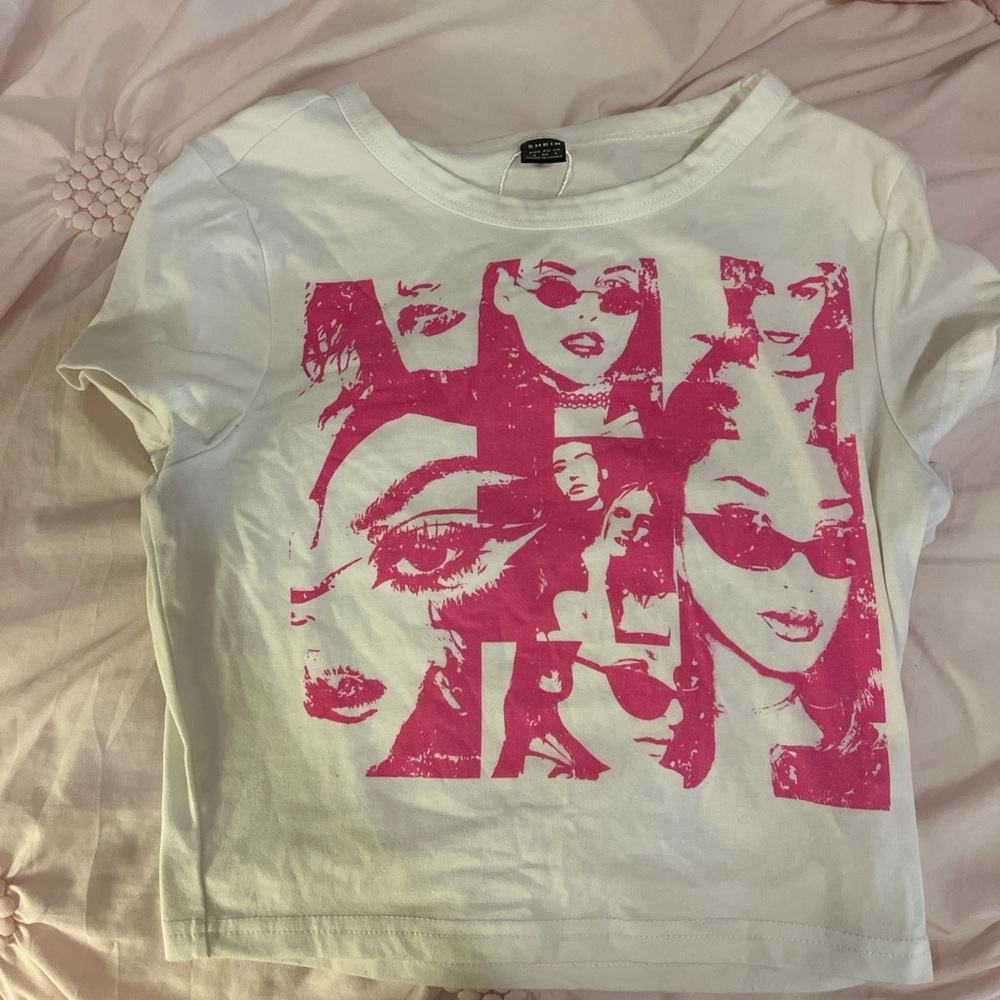 SHEIN White and Pink Short Sleeve Tees with Artistic Prints